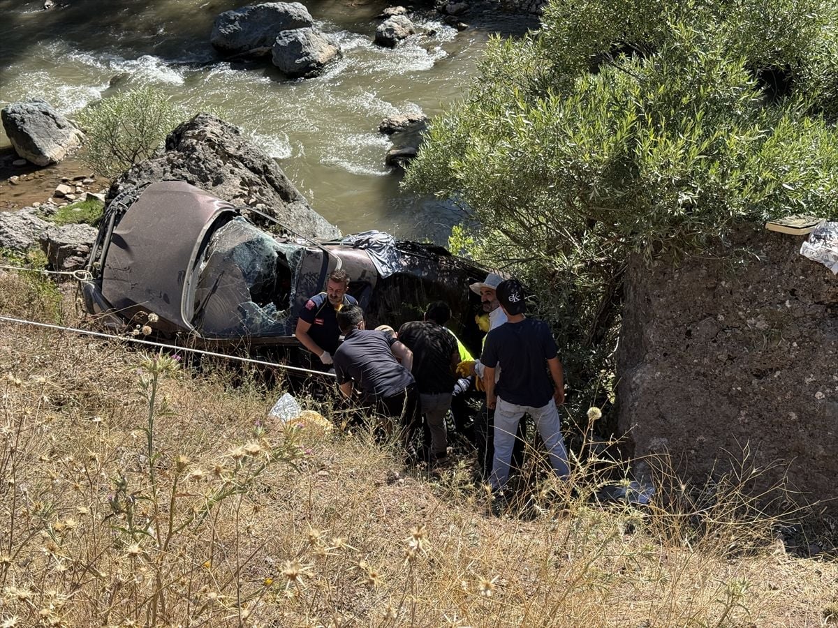 Bingöl'de Kaza: 1 Ölü, 4 Yaralı
