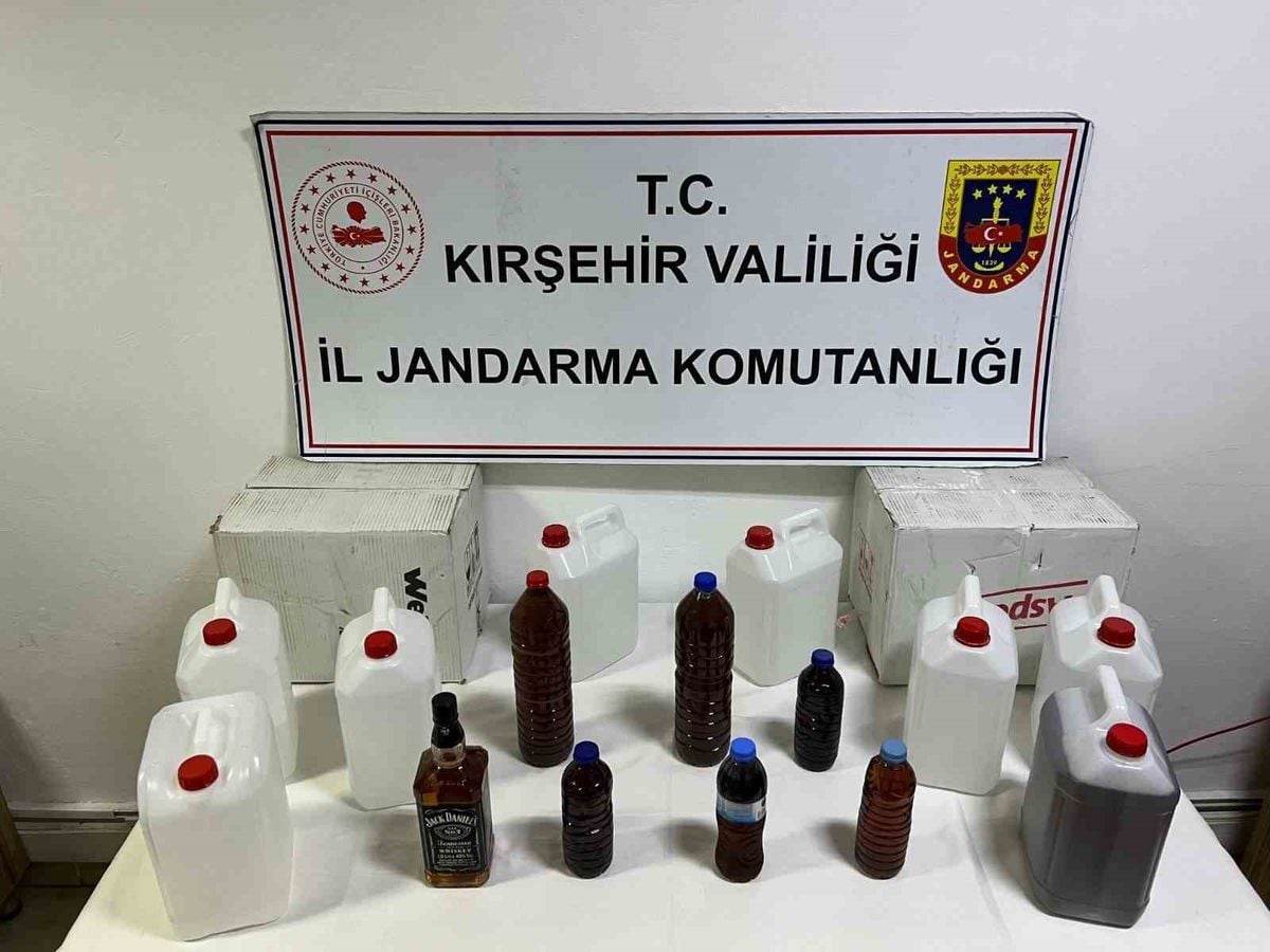 Kırşehir'de Kaçak Alkol Operasyonu: 35 Litre Etil Alkol ve 15 Litre El Yapımı İçki Ele Geçirildi
