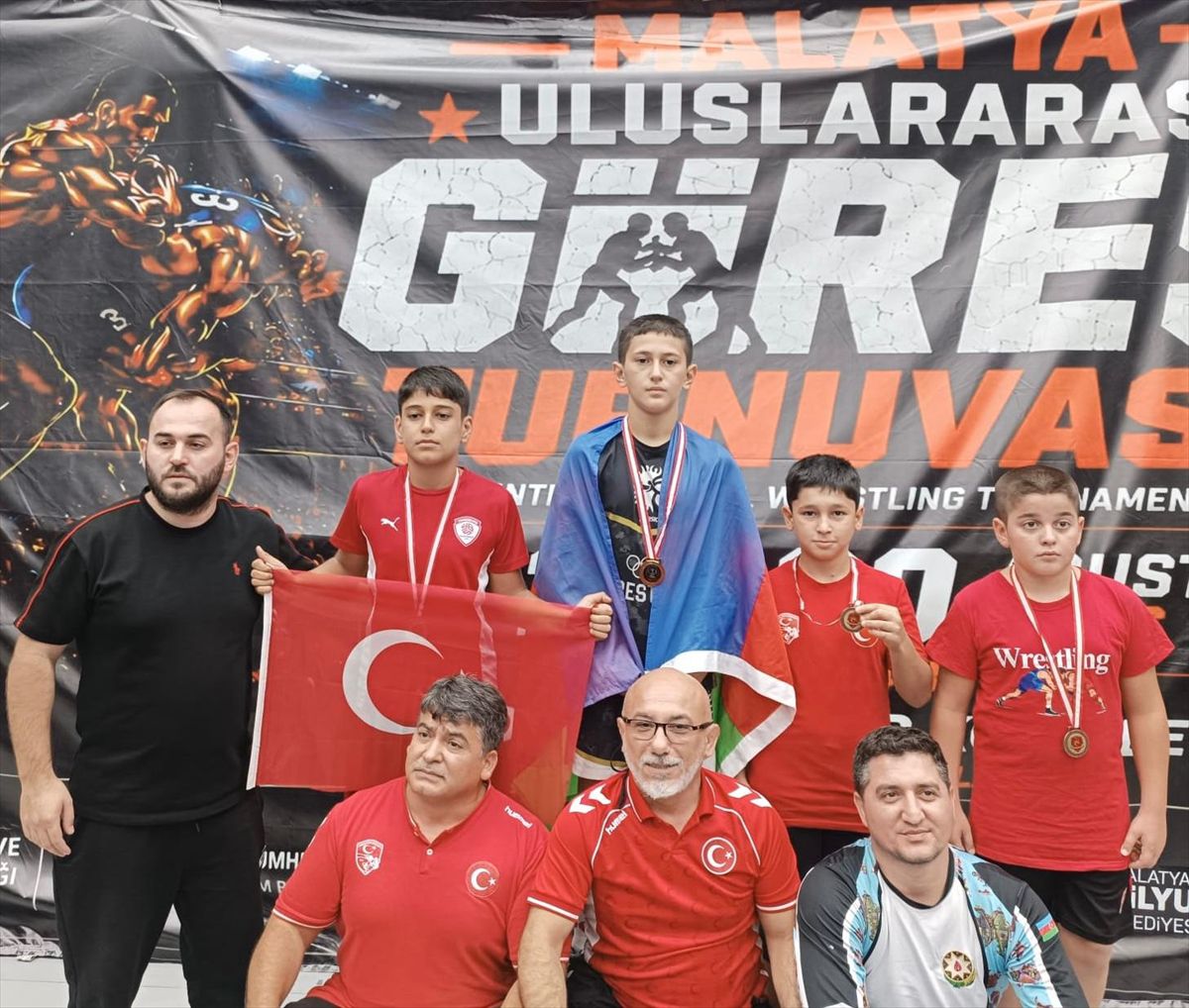Elazığlı güreşçilerden uluslararası başarı